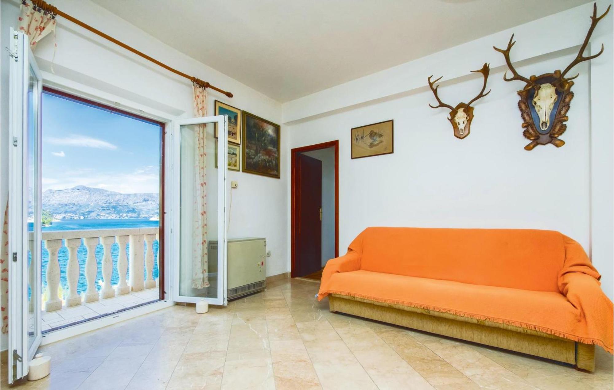 Beautiful Home In Pucisca With Wifi 외부 사진