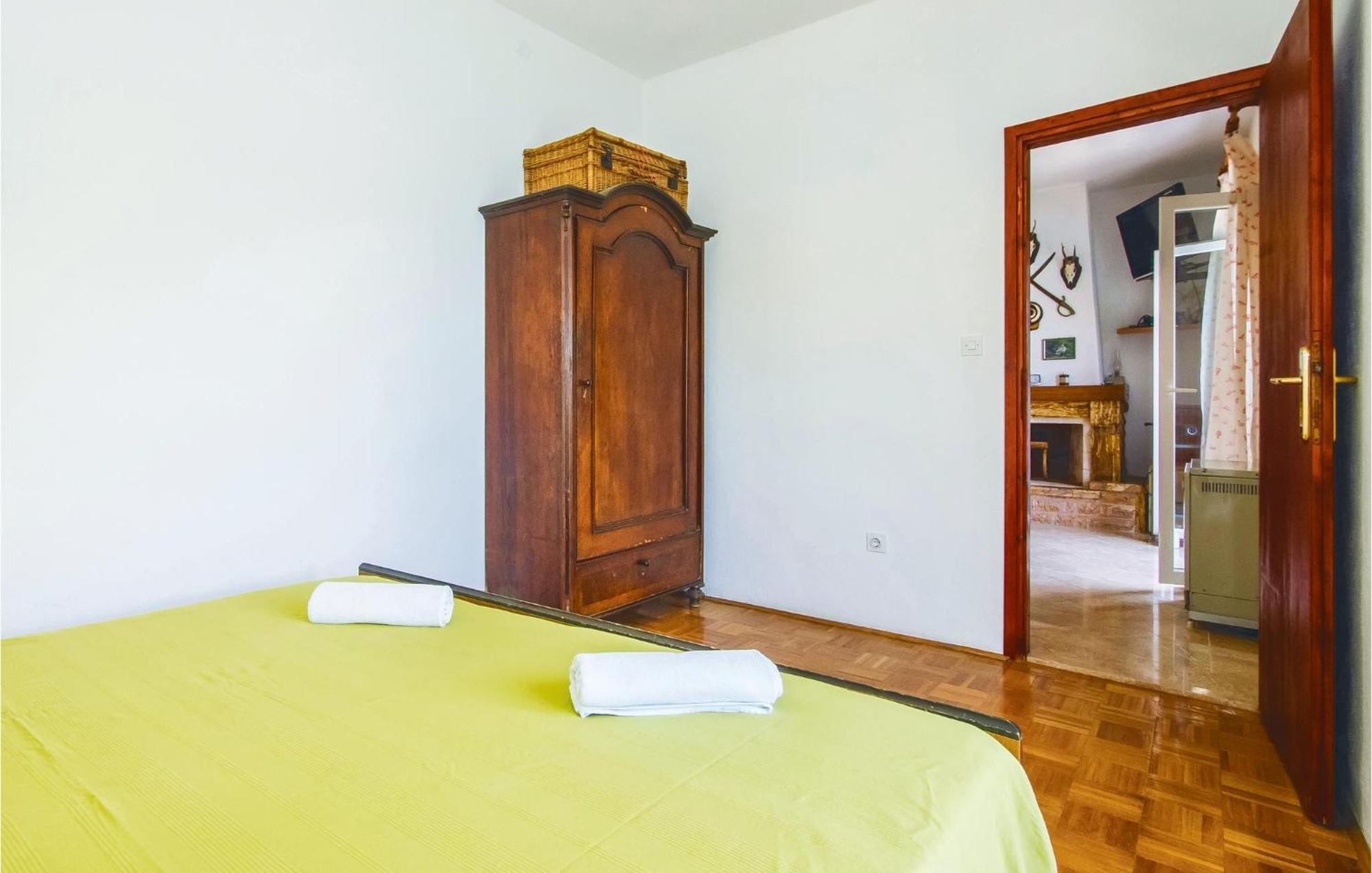 Beautiful Home In Pucisca With Wifi 외부 사진